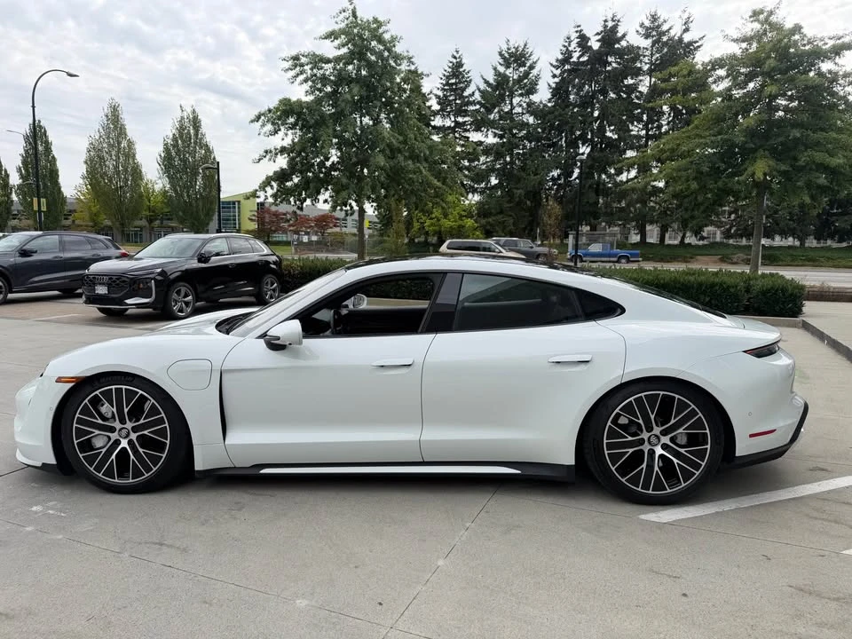 2020 Porsche Taycan - Image 9 of 13