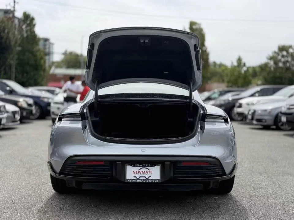 2020 Porsche Taycan - Image 9 of 19