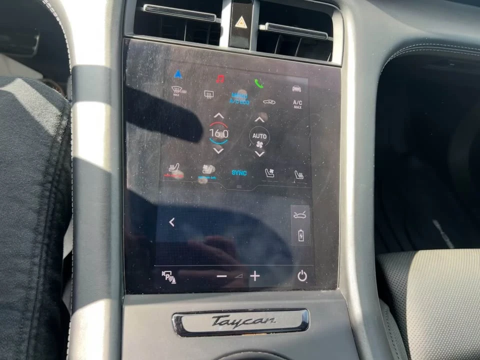 2020 Porsche Taycan - Image 5 of 6