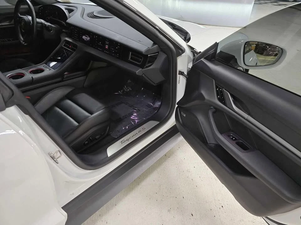 2020 Porsche Taycan - Image 11 of 19