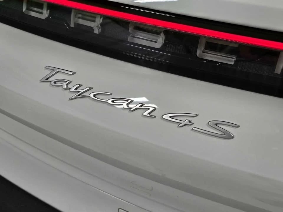 2020 Porsche Taycan - Image 15 of 19