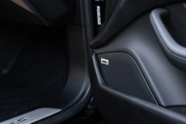 2020 Porsche Taycan 4S - Image 17 of 18