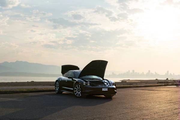 2020 Porsche Taycan 4S - Image 11 of 18
