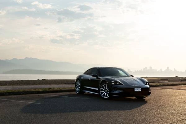 2020 Porsche Taycan 4S - Image 10 of 18