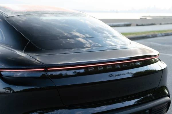 2020 Porsche Taycan 4S - Image 6 of 18