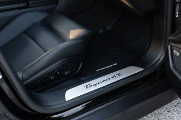 2020 Porsche Taycan 4S - Image 16 of 18