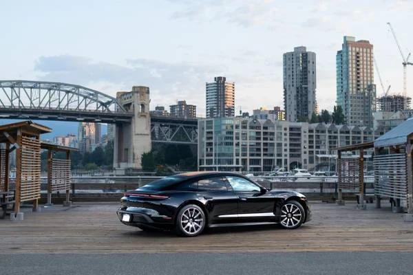 2020 Porsche Taycan 4S - Image 4 of 18