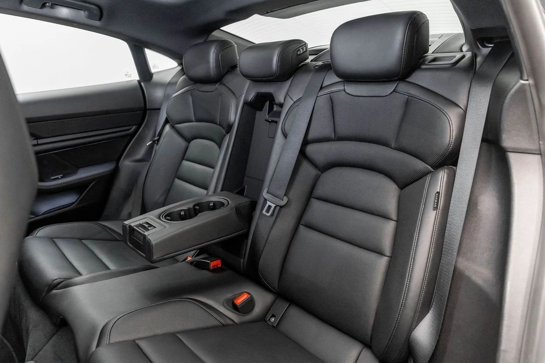 2020 Porsche Taycan 4S - Image 19 of 31