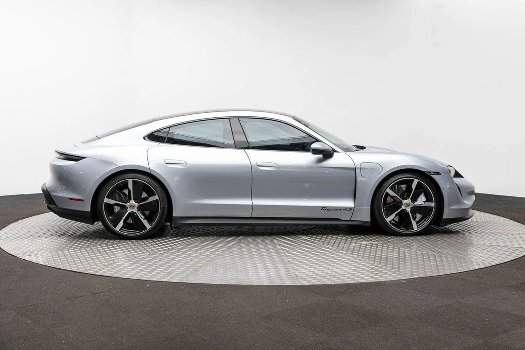 2020 Porsche Taycan 4S - Image 9 of 21