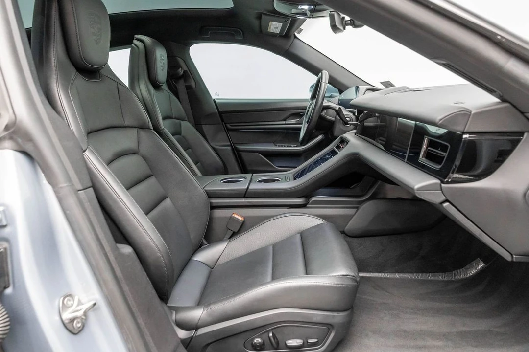 2020 Porsche Taycan 4S - Image 15 of 31