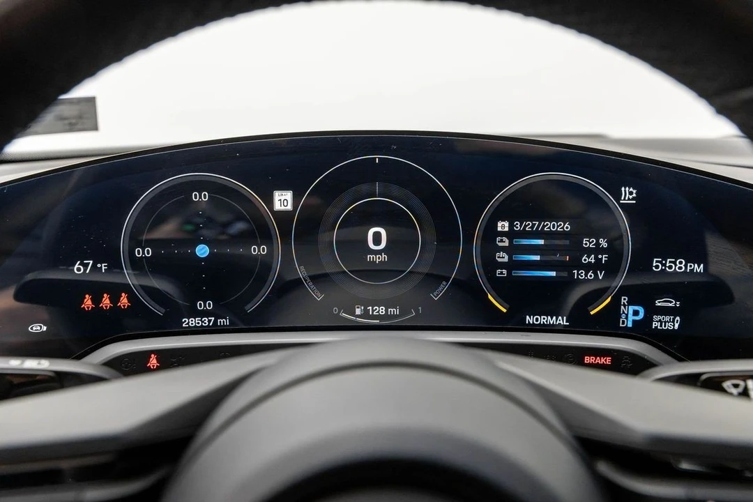 2020 Porsche Taycan 4S - Image 27 of 31