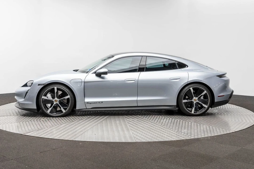2020 Porsche Taycan 4S - Image 8 of 31