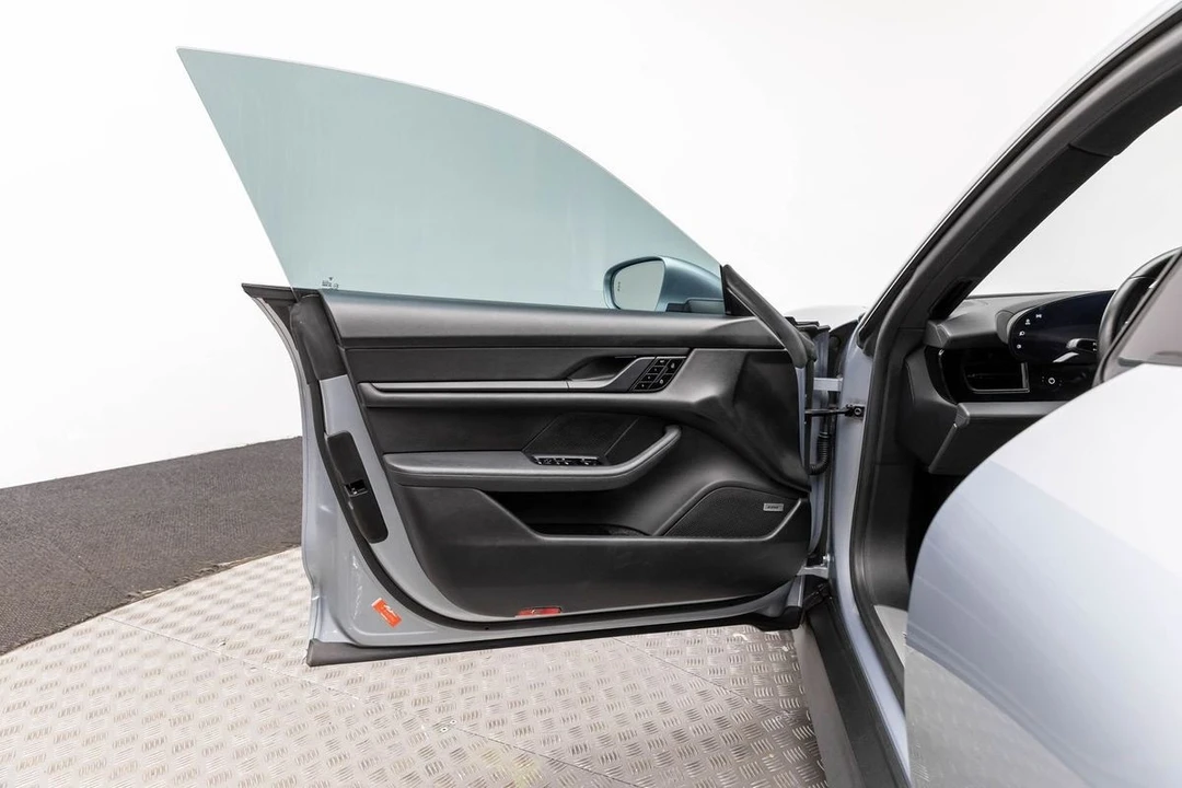 2020 Porsche Taycan 4S - Image 10 of 31