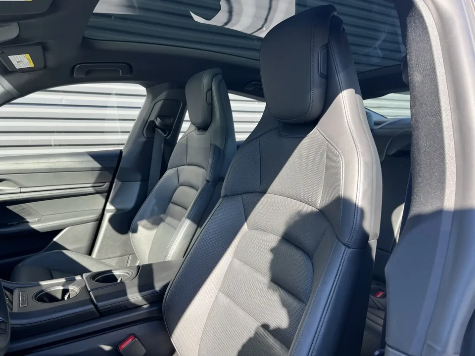 2020 Porsche Taycan 4S - Image 5 of 6