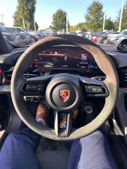 2020 Porsche Taycan 4S - Image 15 of 17