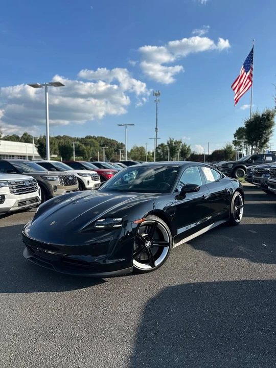 2020 Porsche Taycan 4S - Image 5 of 17