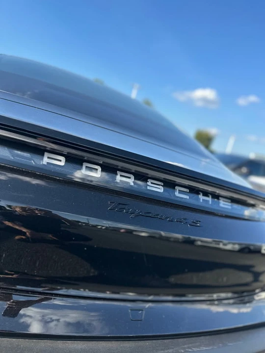 2020 Porsche Taycan 4S - Image 9 of 17