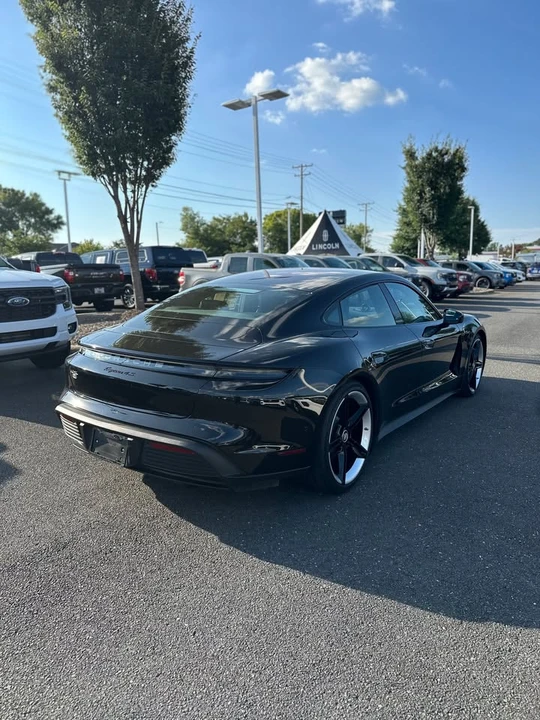 2020 Porsche Taycan 4S - Image 8 of 17