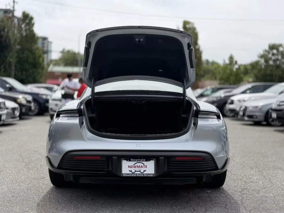 2020 Porsche Taycan 4S - Image 9 of 19