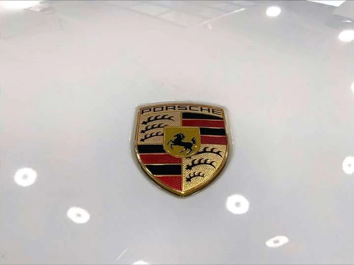 2020 Porsche Taycan 4S - Image 9 of 20