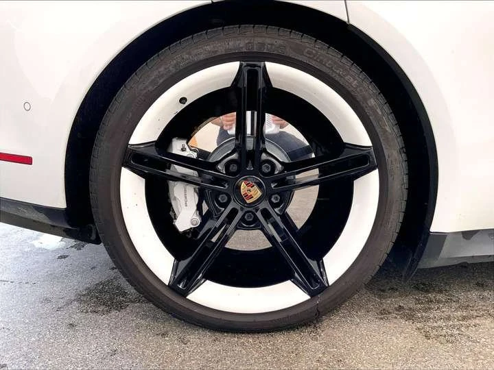 2020 Porsche Taycan 4S - Image 18 of 20
