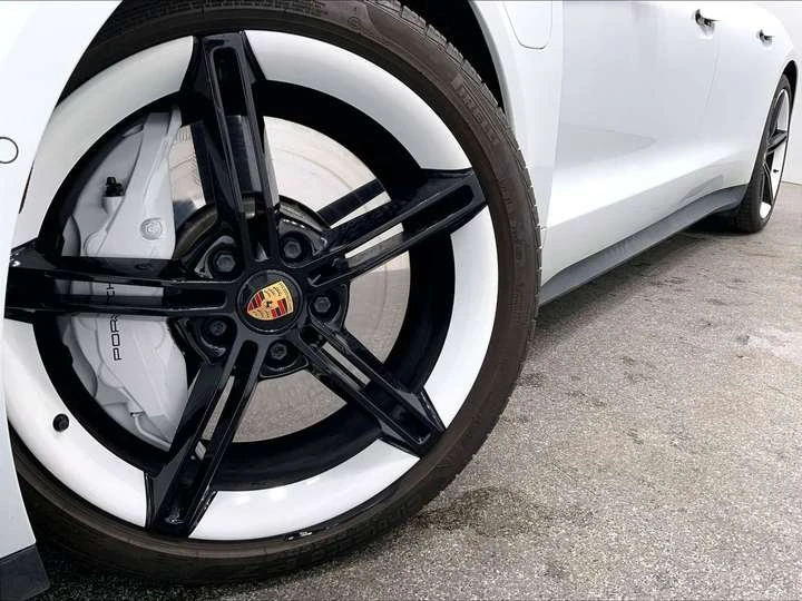 2020 Porsche Taycan 4S - Image 17 of 20