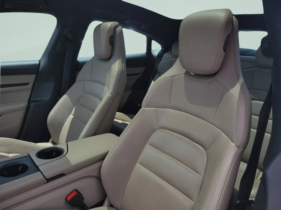 2020 Porsche Taycan 4S - Image 18 of 20