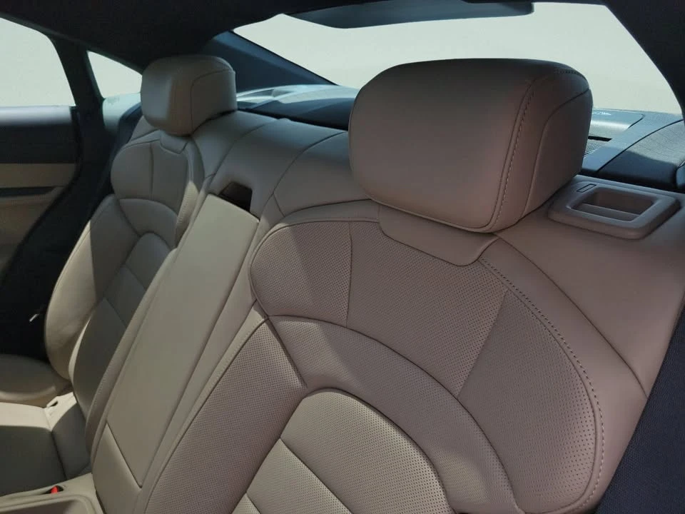 2020 Porsche Taycan 4S - Image 9 of 20