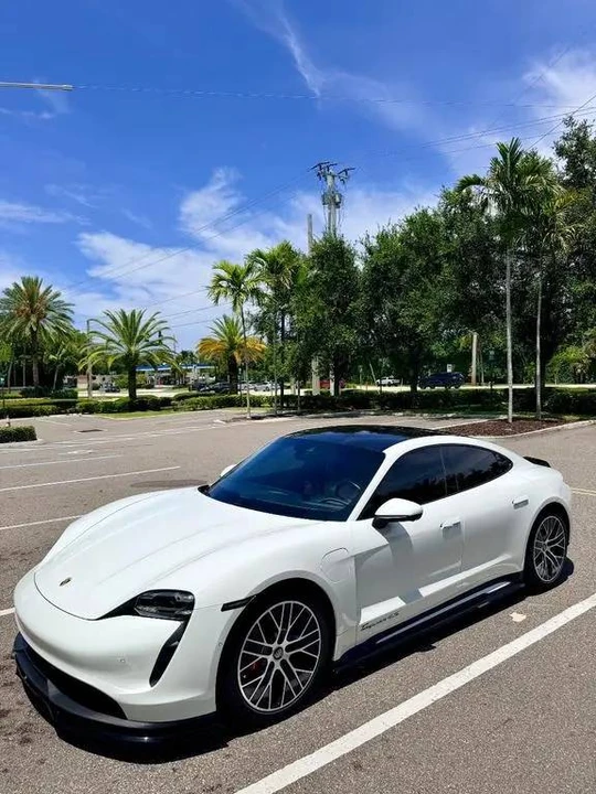 2020 Porsche Taycan 4S - Image 6 of 9