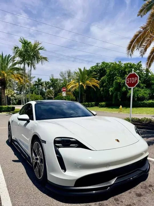 2020 Porsche Taycan 4S - Image 5 of 9