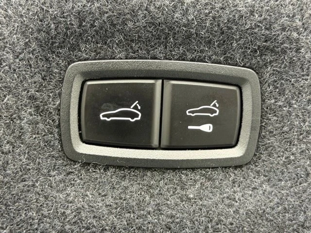 2020 Porsche Taycan 4S - Image 14 of 21