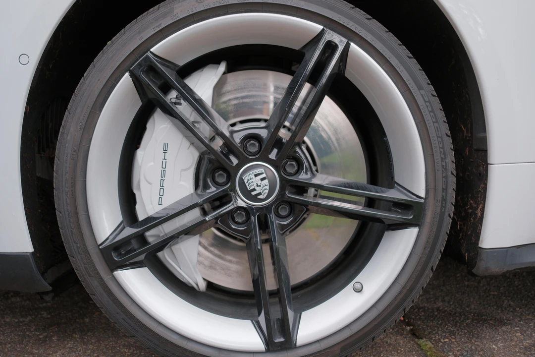 2020 Porsche Taycan 4S - Image 20 of 31