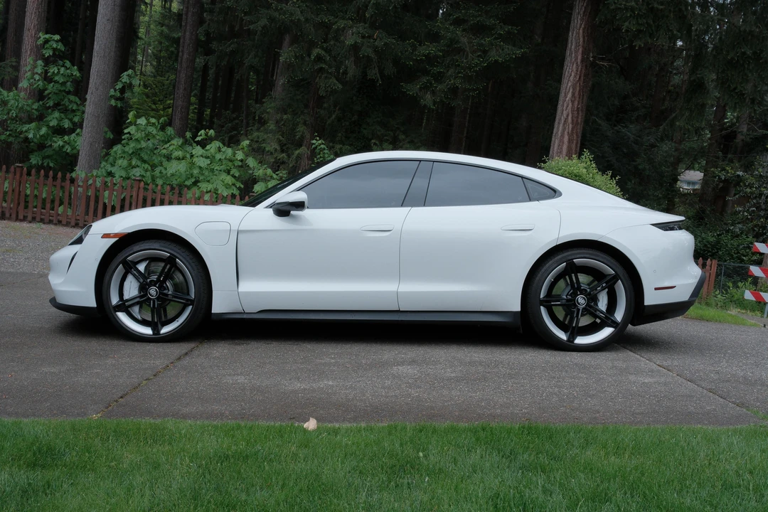 2020 Porsche Taycan 4S - Image 6 of 31
