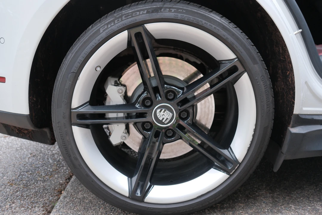 2020 Porsche Taycan 4S - Image 24 of 31