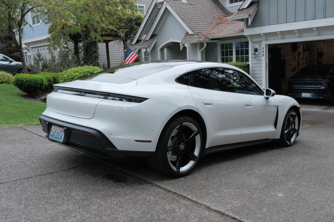 2020 Porsche Taycan 4S - Image 7 of 31