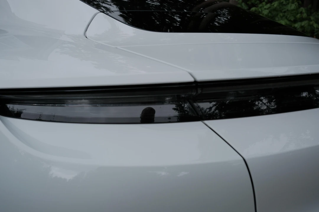2020 Porsche Taycan 4S - Image 14 of 31