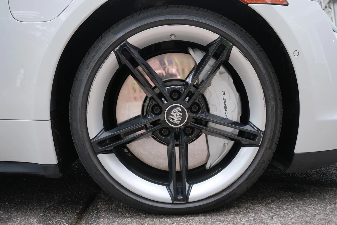 2020 Porsche Taycan 4S - Image 26 of 31