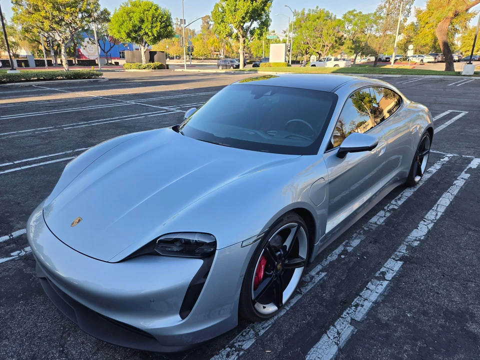 2020 Porsche Taycan 4S - Image 29 of 31
