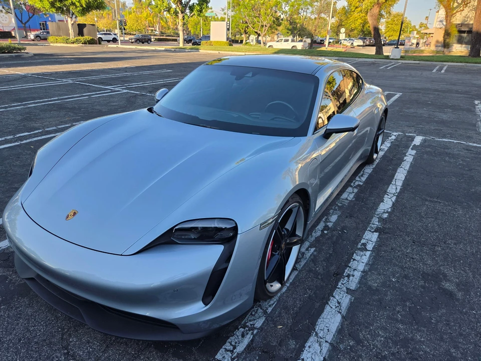 2020 Porsche Taycan 4S - Image 25 of 31