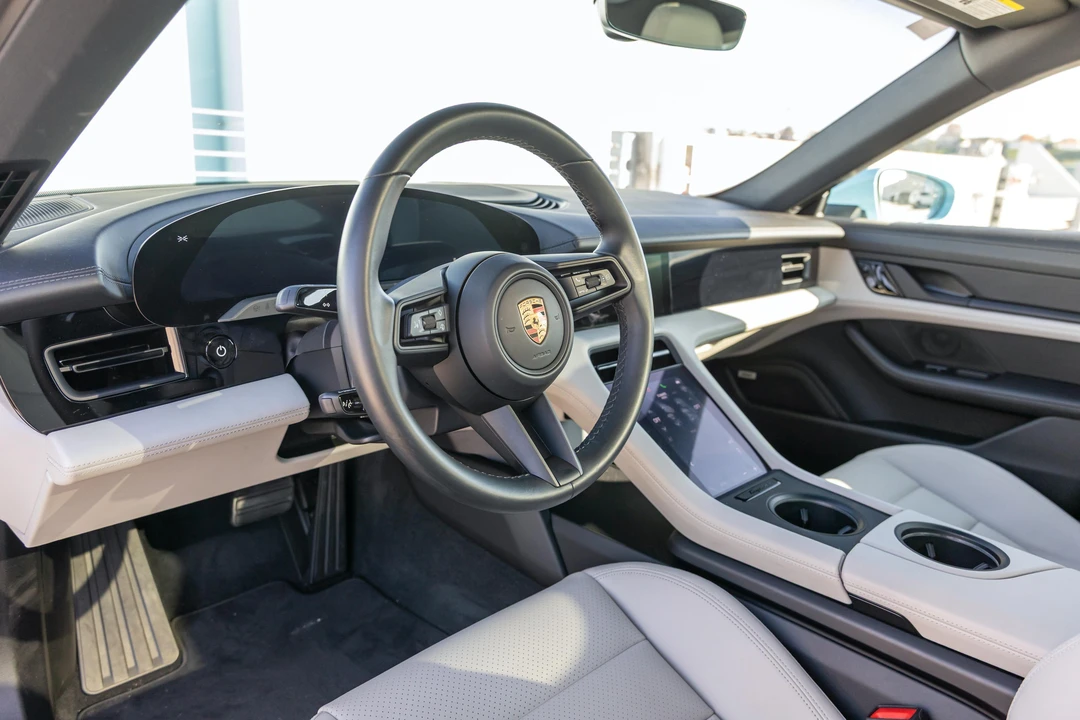 2020 Porsche Taycan 4S - Image 30 of 31