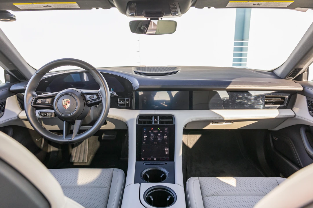 2020 Porsche Taycan 4S - Image 21 of 31
