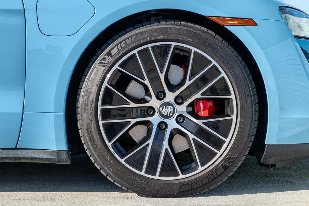 2020 Porsche Taycan 4S - Image 19 of 31