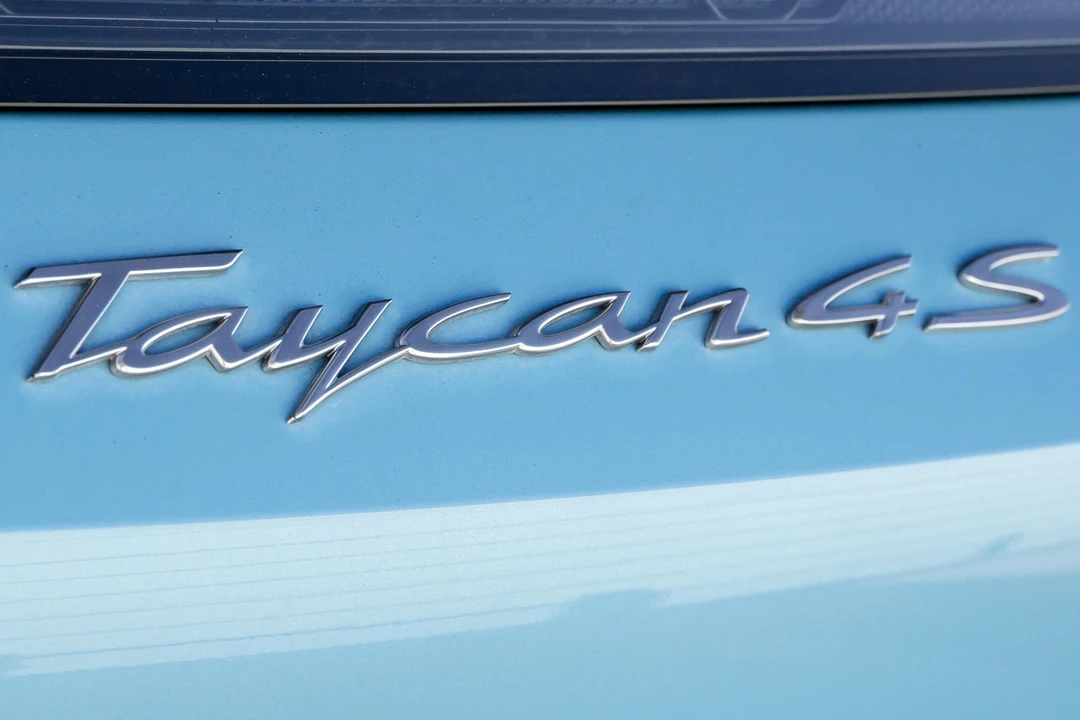 2020 Porsche Taycan 4S - Image 14 of 31