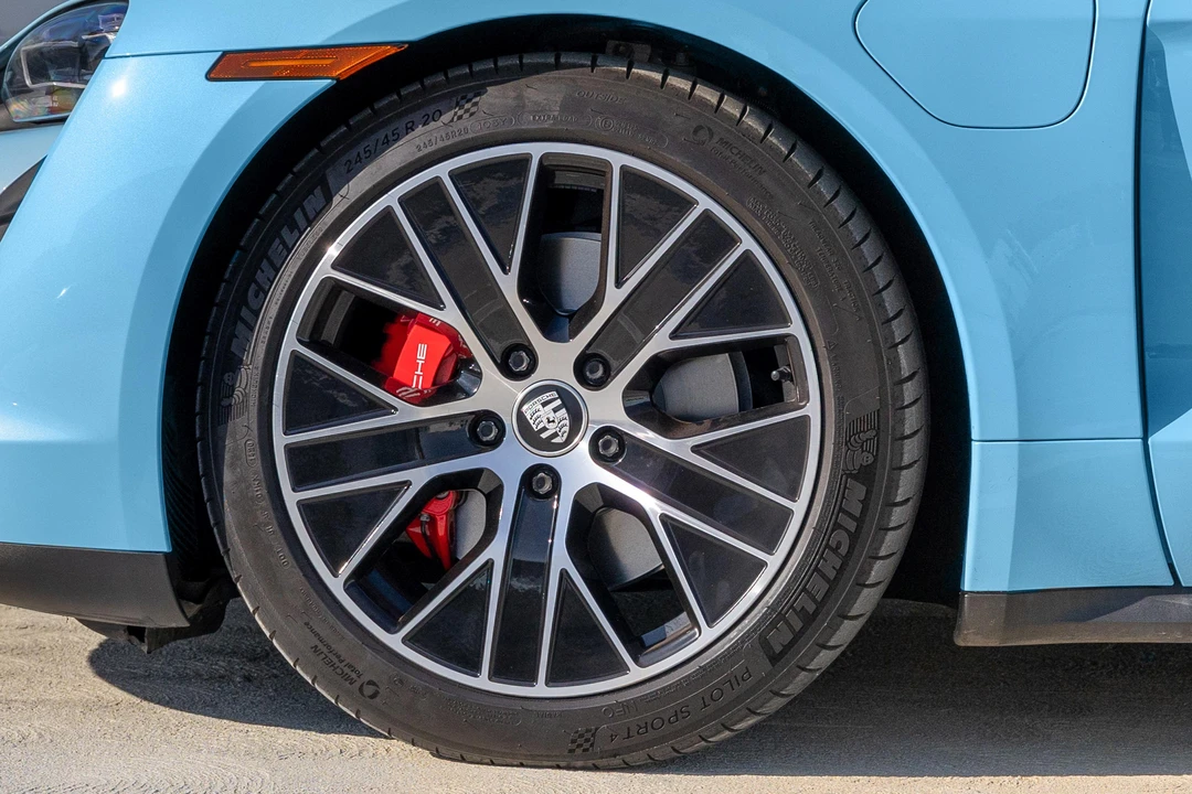 2020 Porsche Taycan 4S - Image 16 of 31
