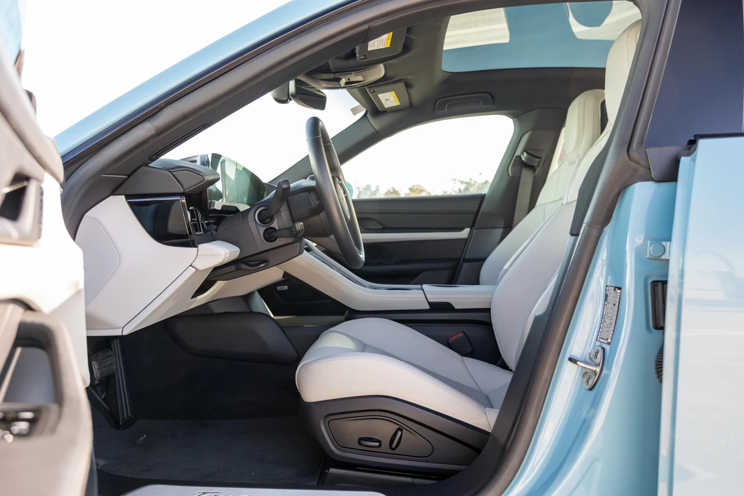 2020 Porsche Taycan 4S - Image 25 of 31