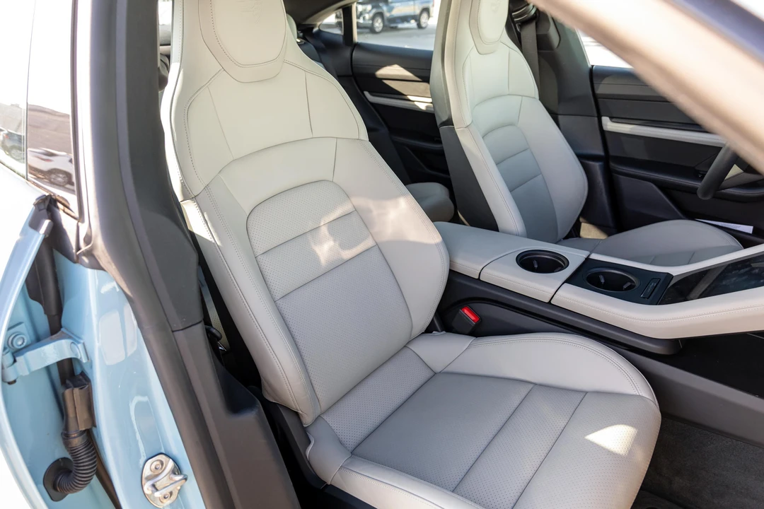 2020 Porsche Taycan 4S - Image 22 of 31