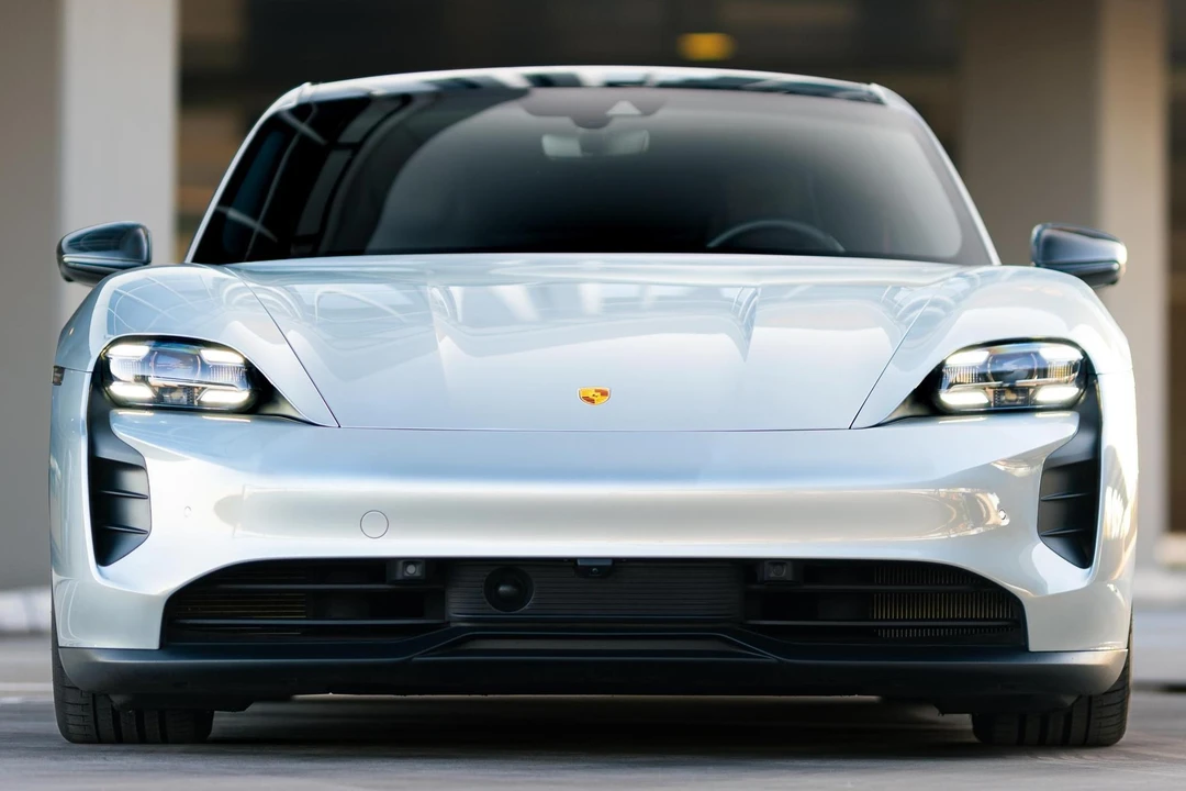 2020 Porsche Taycan 4S - Image 2 of 31