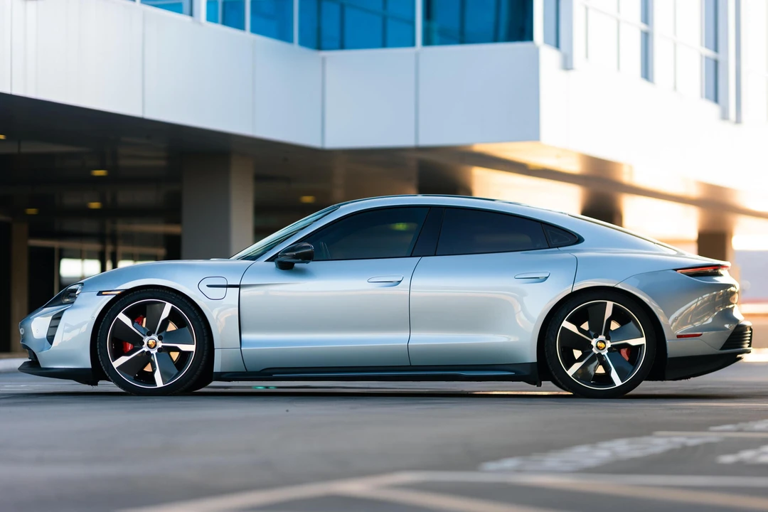 2020 Porsche Taycan 4S - Image 3 of 31