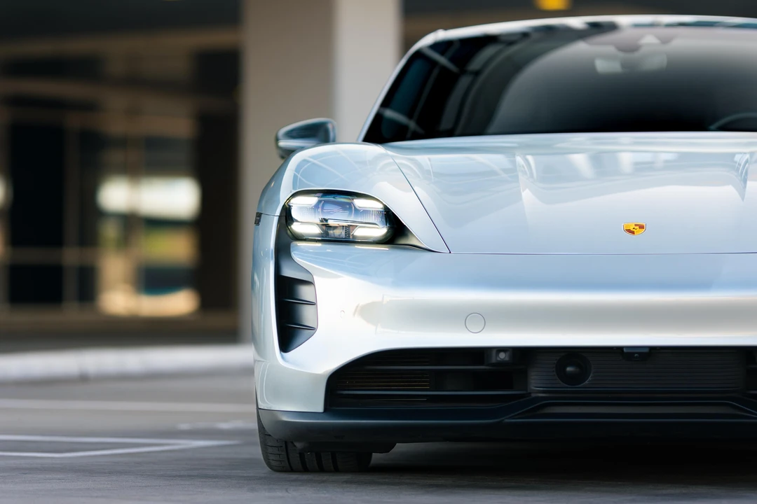 2020 Porsche Taycan 4S - Image 19 of 31