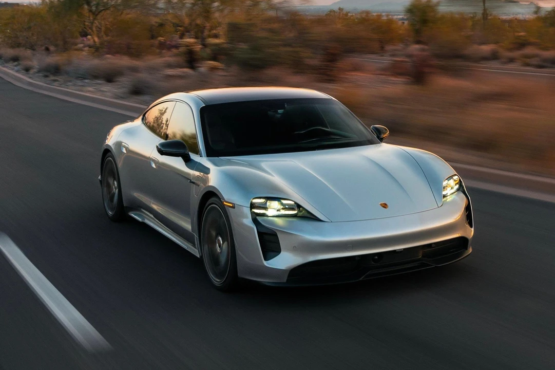 2020 Porsche Taycan 4S - Image 13 of 31